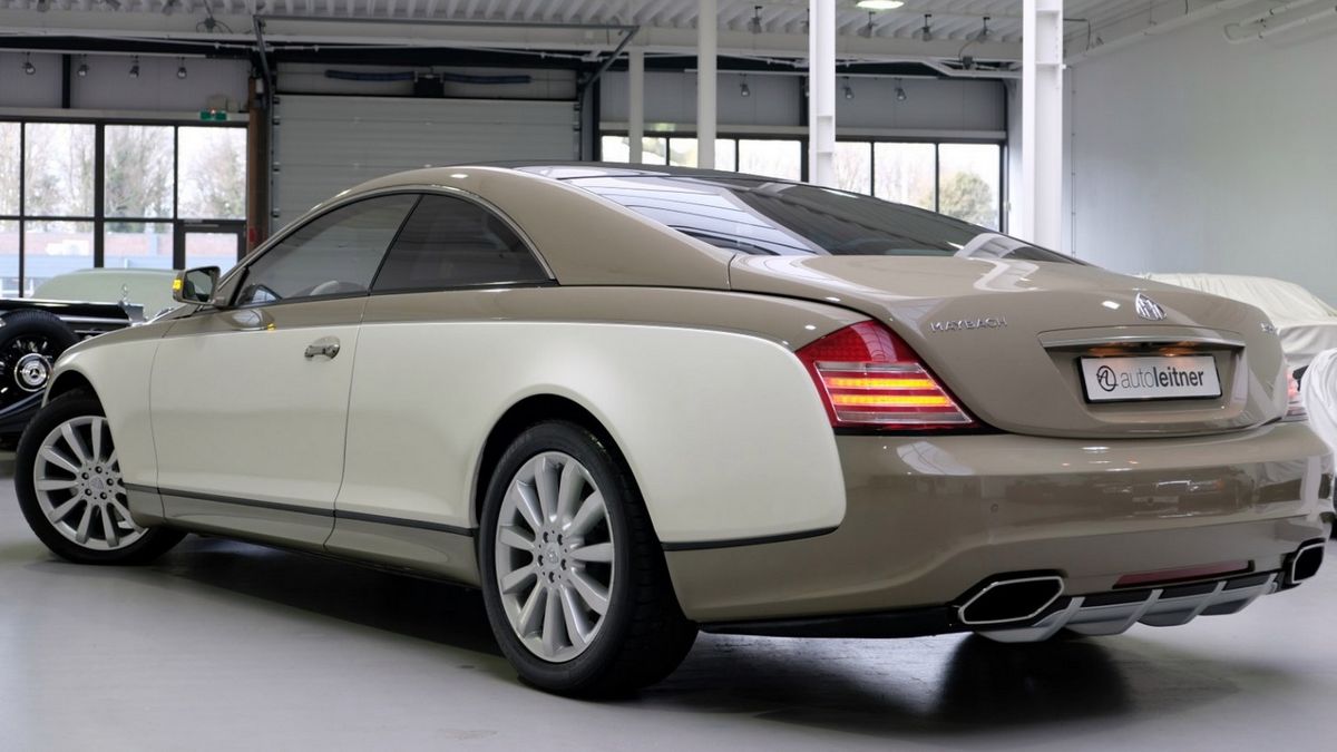 Według różnych źródeł, 57S Coupe doczekał się od 6 do 8 egzemplarzy.