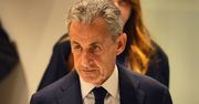 Sarkozy w drodze do więzienia. Do limuzyny odprowadziła go żona