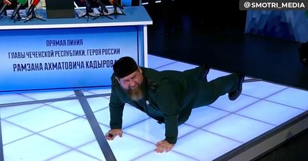 Kadyrow robi pompki na wizji. Chce przekonać wszystkich, że jest zdrowy