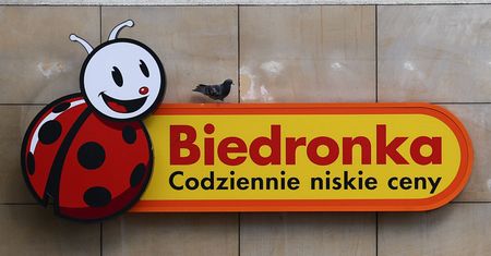 Już od 14 września w Biedronce. Kurtki i buty za mniej niż 50 zł