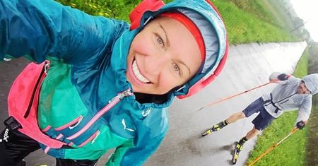Ale forma! Justyna Kowalczyk daje do pieca mimo ciążowego brzuszka. Nagranie