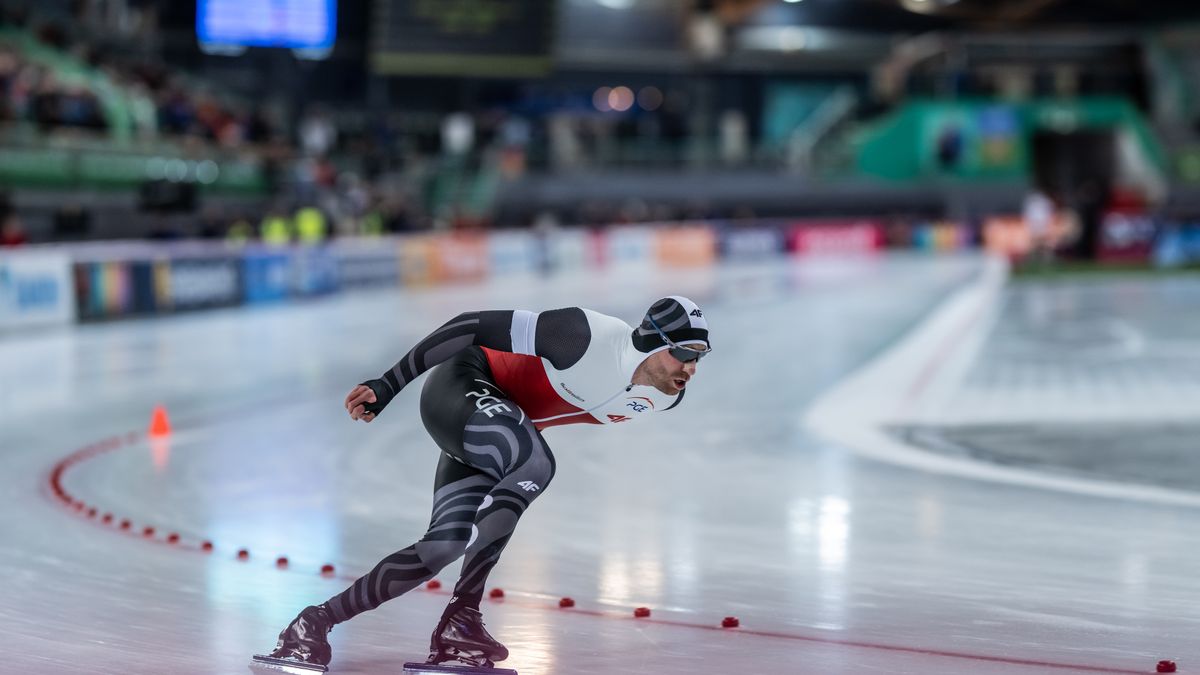 HAMAR, NORWAY - DECEMBER 13: Damian Zurek of Poland competes in Men’s 1000m race during day 2 of the ISU World Cup Speed Skating - Hamar at Hamar Olympic Hall Vikingskipet on December 13, 2025 in Hamar, Norway. (Photo by Christian Kaspar-Bartke - International Skating Union/International Skating Union via Getty Images)