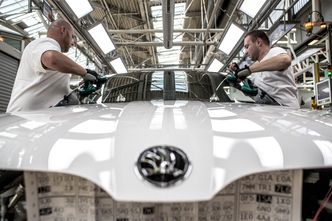 Škoda wznawia produkcję. Musi sobie radzić bez obcokrajowców