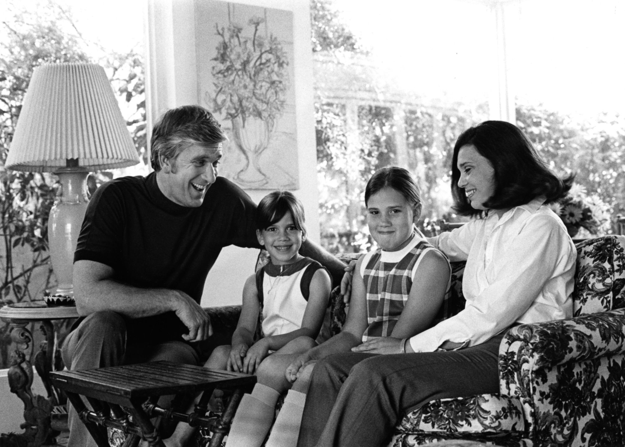 Leslie Nielsen z żoną Alisande Ullman i córkami 