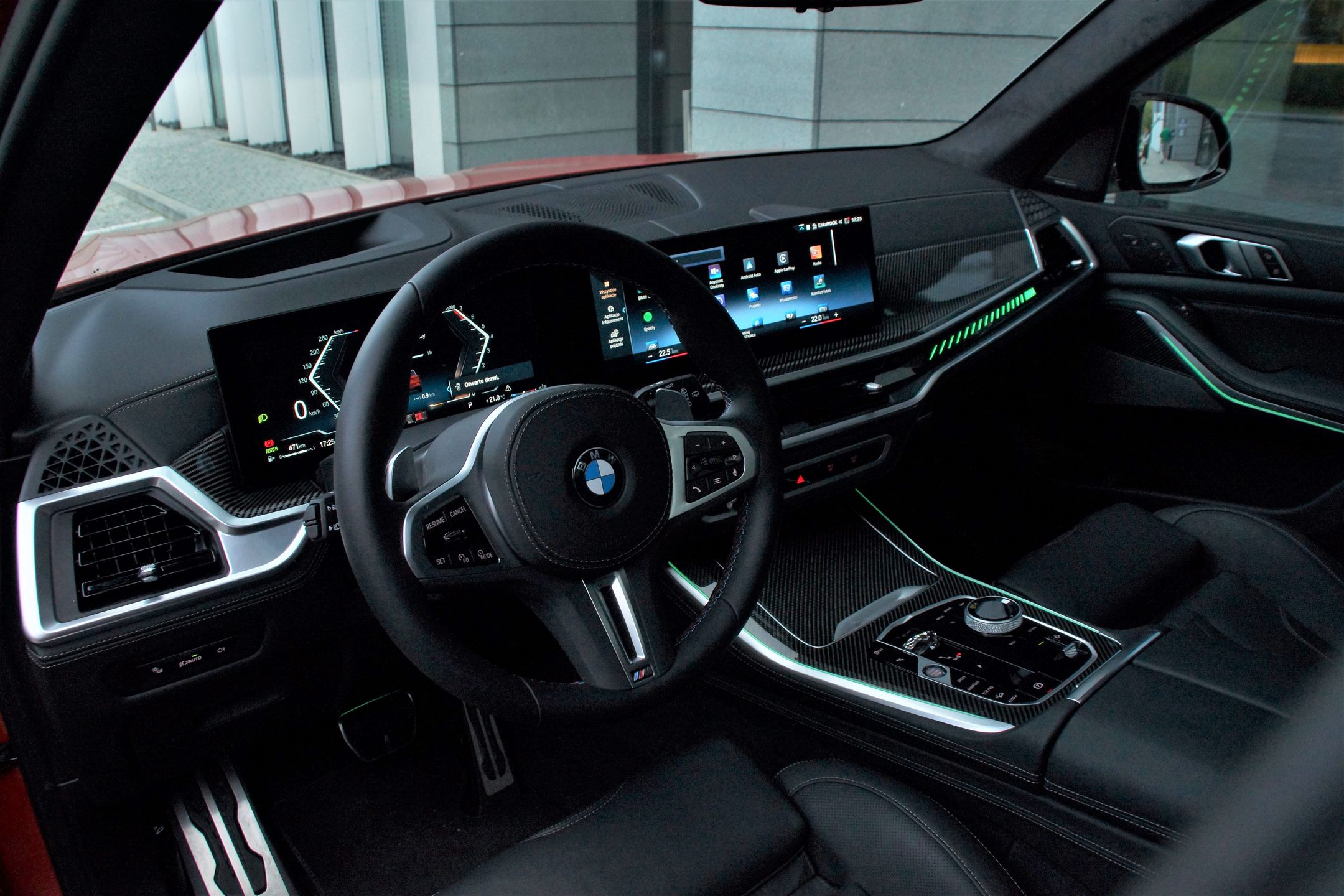 BMW X5 M60i