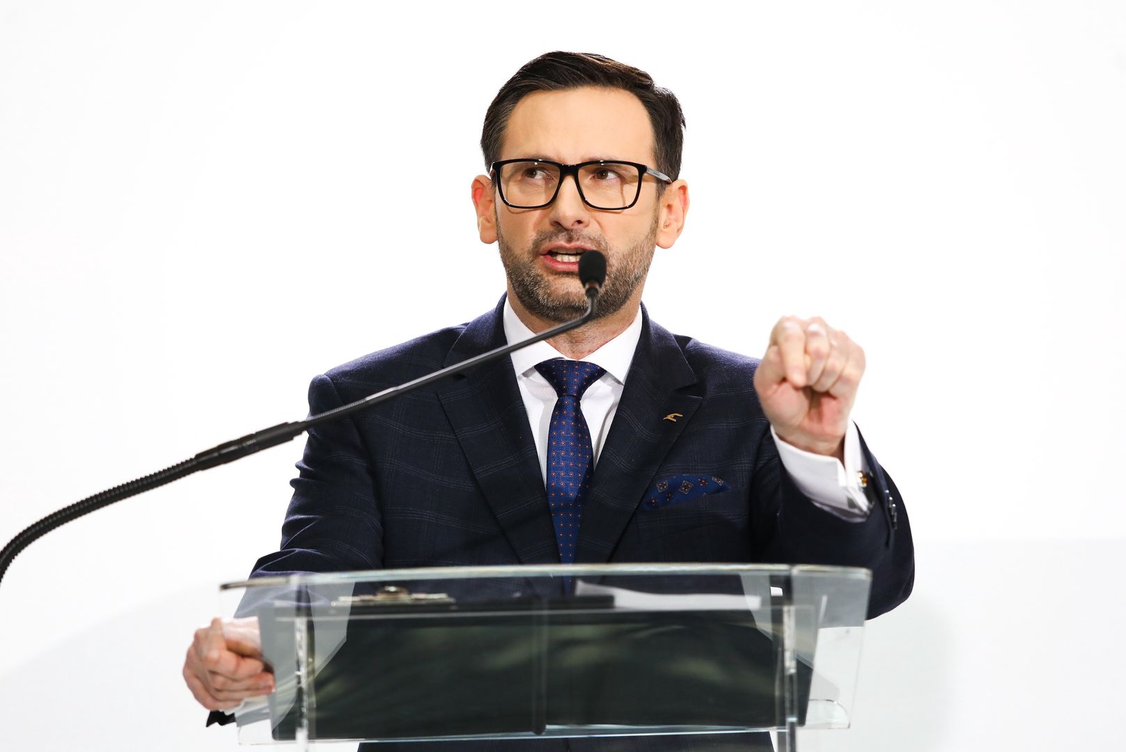 Daniel Obajtek
Warszawa, 28.02.2023. Prezes PKN Orlen Daniel Obajtek podczas konferencji prasowej w siedzibie PKN ORLEN w Warszawie, 28 bm. Konferencja dotyczy�a nowej strategii kierunk�w rozwoju Grupy Orlen. (sko) PAP/Tomasz Gzell
Tomasz Gzell
konferencja, orlen, pkn orlen, prezes