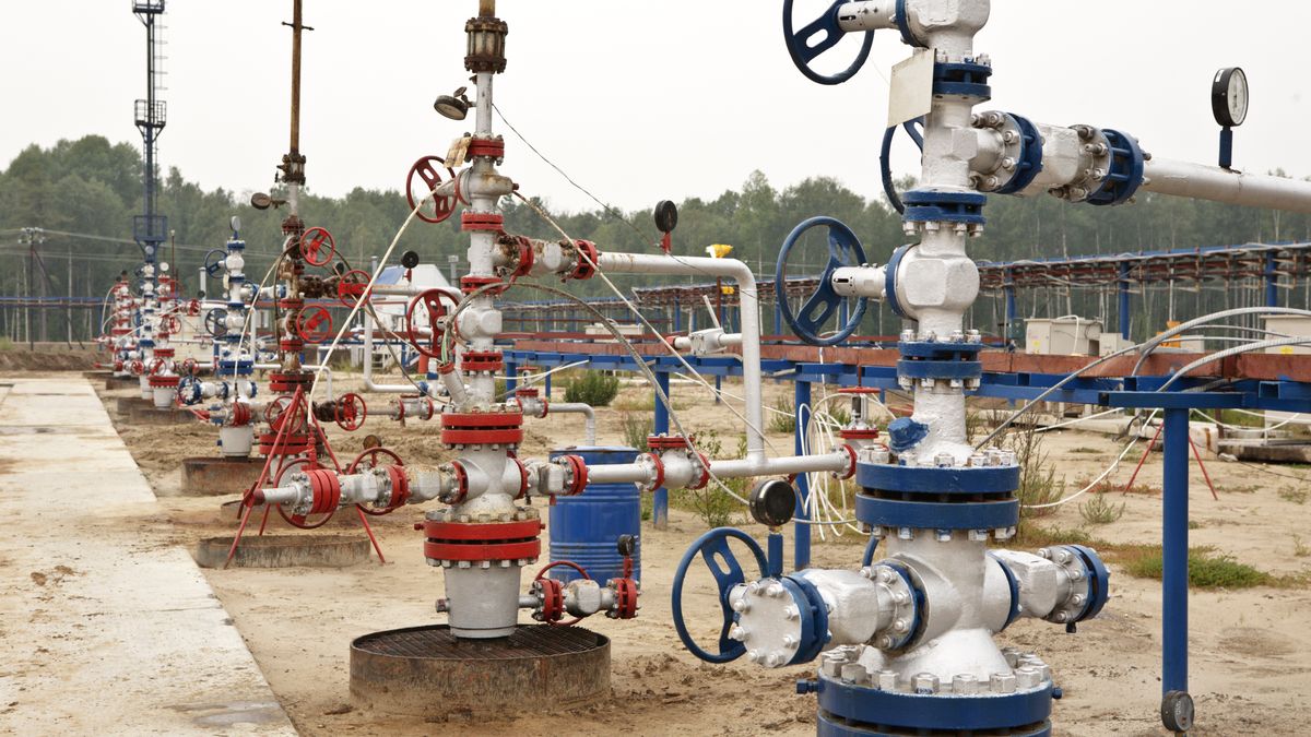 Wellhead in the oil and gas industry
black gold, blue, borehole, cloud, connector, construction, drill, equipment, exploration, faucet, field, flange, fossil fuel, fuel and power generation, gas, gas well, gasoline, horizontal, in a row, industrial, industrial equipment, modern, natural gas, nobody, non renewable, nonfireproof, oil, oil field, oil industry, oil patch, opec, petrochemical, pipe, pipeline, pressure gage, red, resource, row, russia, safety, sand, siberia, steel, sunlight, technology, toxic, urban scene, valve, wellhead, white, wellhead, oil industry, oil field, industrial equipment, gasoline, drill, gas well, non renewable, pipeline, technology, borehole, black gold, blue, cloud, connector, construction, equipment, exploration, faucet, field, flange, fossil fuel, fuel and power generation, gas, horizontal, in a row, industrial, modern, natural gas, nobody, nonfireproof, oil, oil patch, opec, petrochemical, pipe, pressure gage, red, resource, row, russia, safety, sand, siberia, steel, sunlight, toxic, urban scene, valve, white