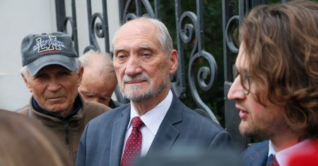 Macierewicz groził policjantom? Prokuratura wszczyna śledztwo