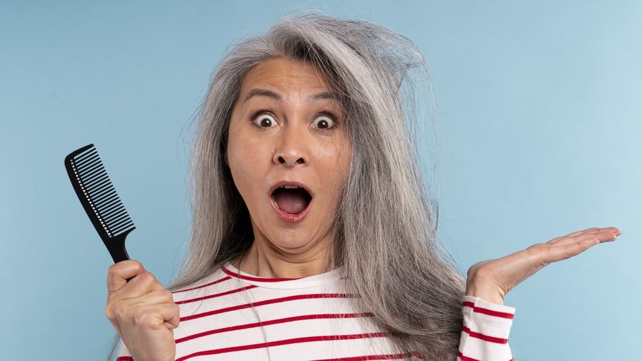 Które produkty warto jeść, by uniknąć przedwczesnego siwienia włosów?