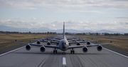 Niezwykły "marsz słoni". Jednoczesny start 20 powietrznych tankowców KC-135 Stratotanker