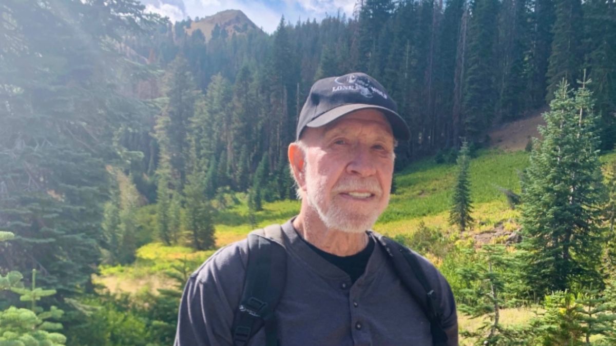 We wrześniu 2025 r. Chuck Norris zdobył Lassen Peak