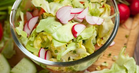 Ani coleslaw, ani mizeria. Teraz na stołach króluje surówka pielgrzyma