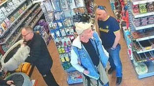"Klienci roku". Trzech mężczyzn przyłapanych w sklepie zoologicznym