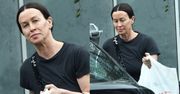 Alanis Morissette "przyłapana" na mieście. 50-letnia wykonawczyni hitu "Ironic" zachwyca formą