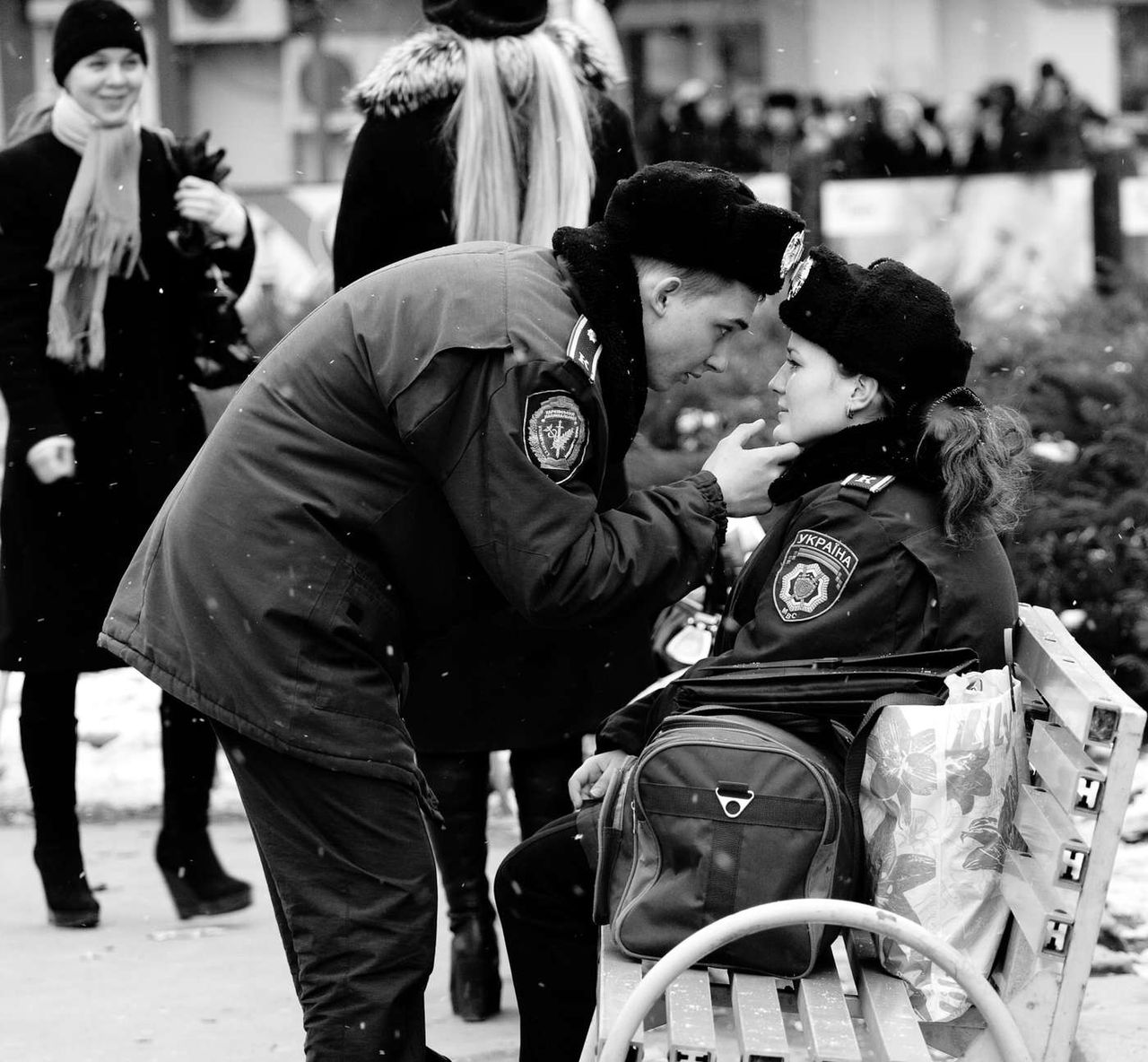 Zdjęcie Armena Dolukhanyan „Para policjantów" zwyciężyło w kategorii Europa, Środkowy Wschód i Afryka.