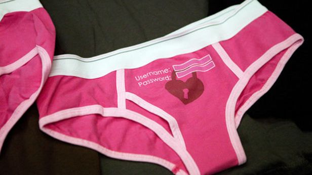 Superman, Mario, Star Wars i inne. Ponad 20 par geekowskich majtek dla dziewczyn 1