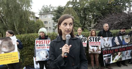 Posłanka Sylwia Spurek przeciw barom mlecznym. Takie są jej argumenty