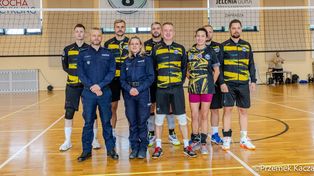 Komenda Miejska Policji w Jeleniej Górze obroniła tytuł w siatkarskim turnieju Ultima Cup