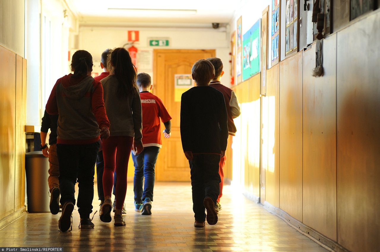 Francja nie wpuszcza do szkół uczennic w muzułmańskich strojach