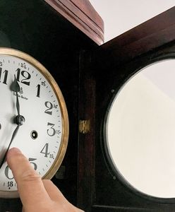 Zmiana czasu z zimowego na letni 2025. O której należy przestawić zegarki?