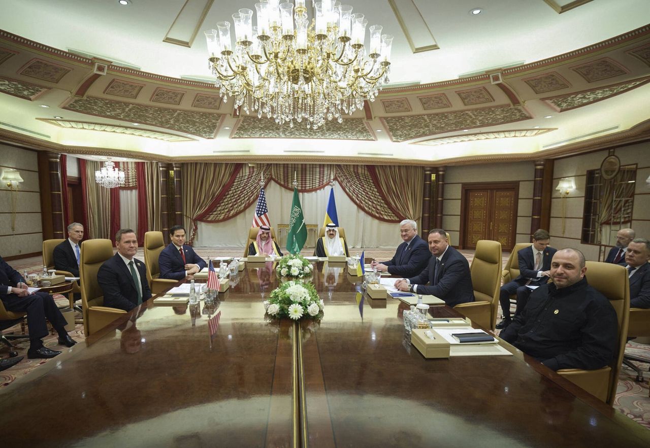 The Tuesday Ukrainian-American talks in Saudi Arabia are being commented on worldwide.