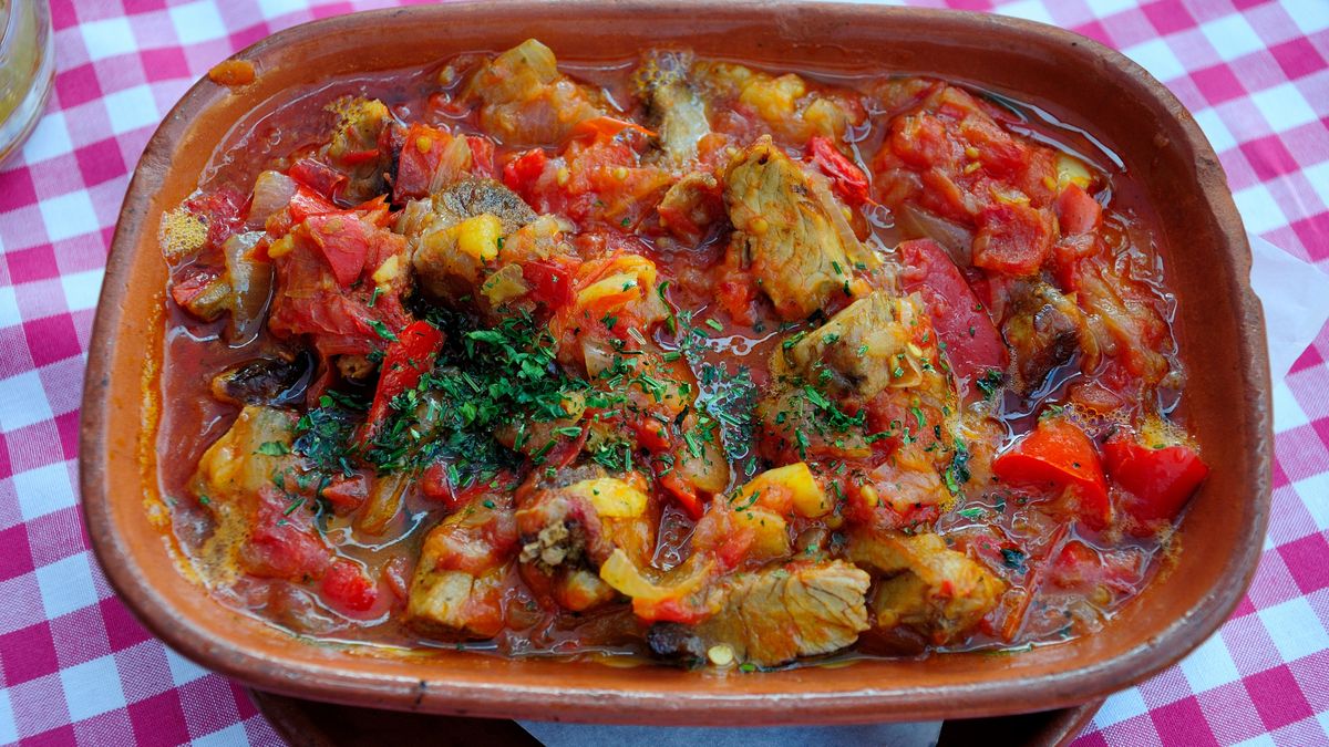 Serbski gulasz z mięsem