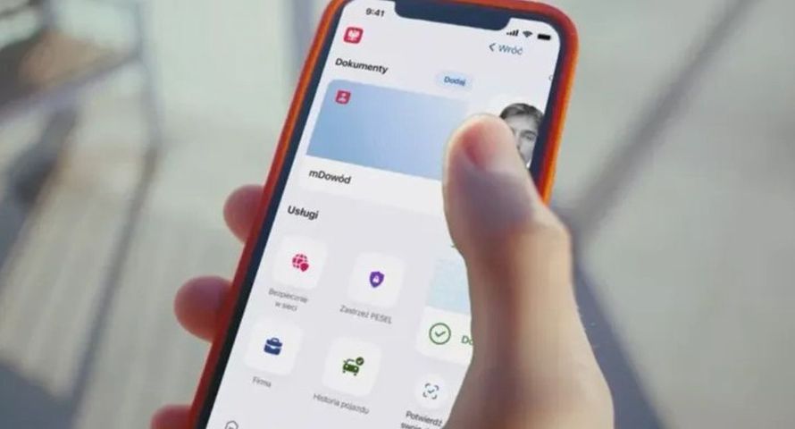 Cyberprzestępcy podszywają się pod mObywatela. Ofiar szukają w mediach społecznoścowych