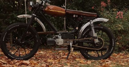 Remont motoroweru w 7 minut. Animacja 5 tysięcy zdjęć zaraża majsterkowaniem