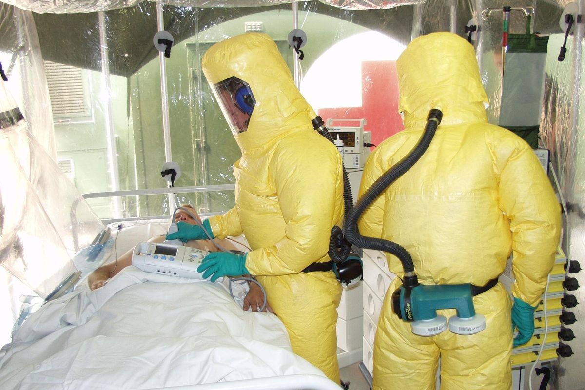 Ebola już w Europie. Lekarz wrócił z Konga. Jest zakażony