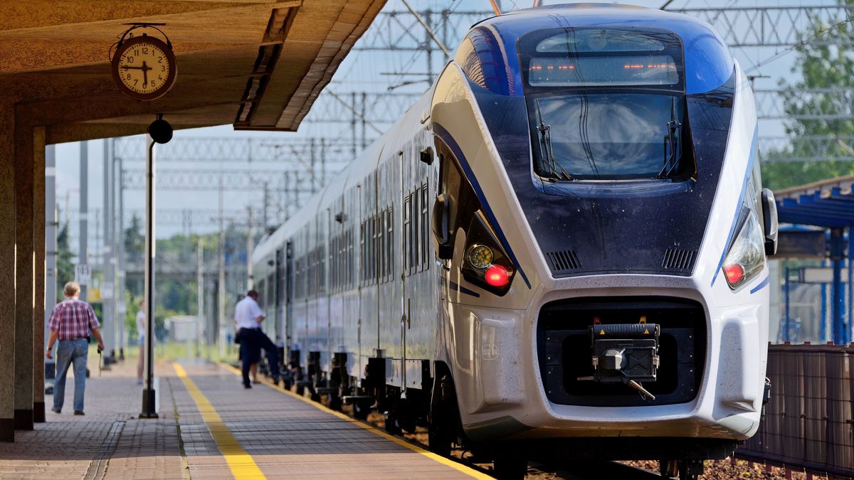 PKP Intercity zapowiada: bilet na pociąg kupisz w kiosku, sklepie spożywczym i na stacji paliw