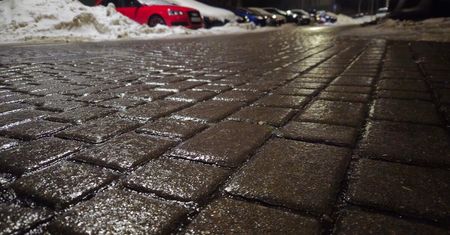 Przed nami niebezpieczna noc i poranek na Lubelszczyźnie. IMGW ostrzega przed śniegiem, oblodzeniem i gęstą mgłą