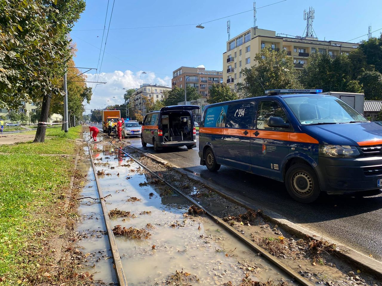 Warszawa. Awaria wodociągu w okolicach Al. Waszyngtona i Kinowej