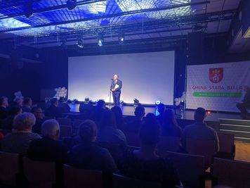 Żłobek, przedszkole i sala widowiskowo-kinowa. Nowoczesny obiekt otwarty pod Płockiem