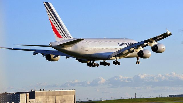 Airbus A380 rozbija się po lotniskach [wideo] 1