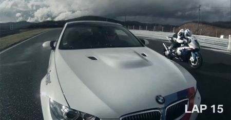 Bratobójczy wyścig - BMW M3 vs BMW S 1000 RR [wideo]