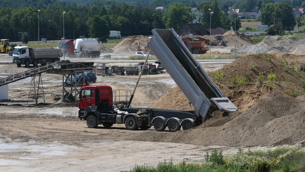 Branża drogowa, jak alarmują eksperci, znalazła się w szalenie trudnej sytuacji. Zdjęcie ilustracyjne