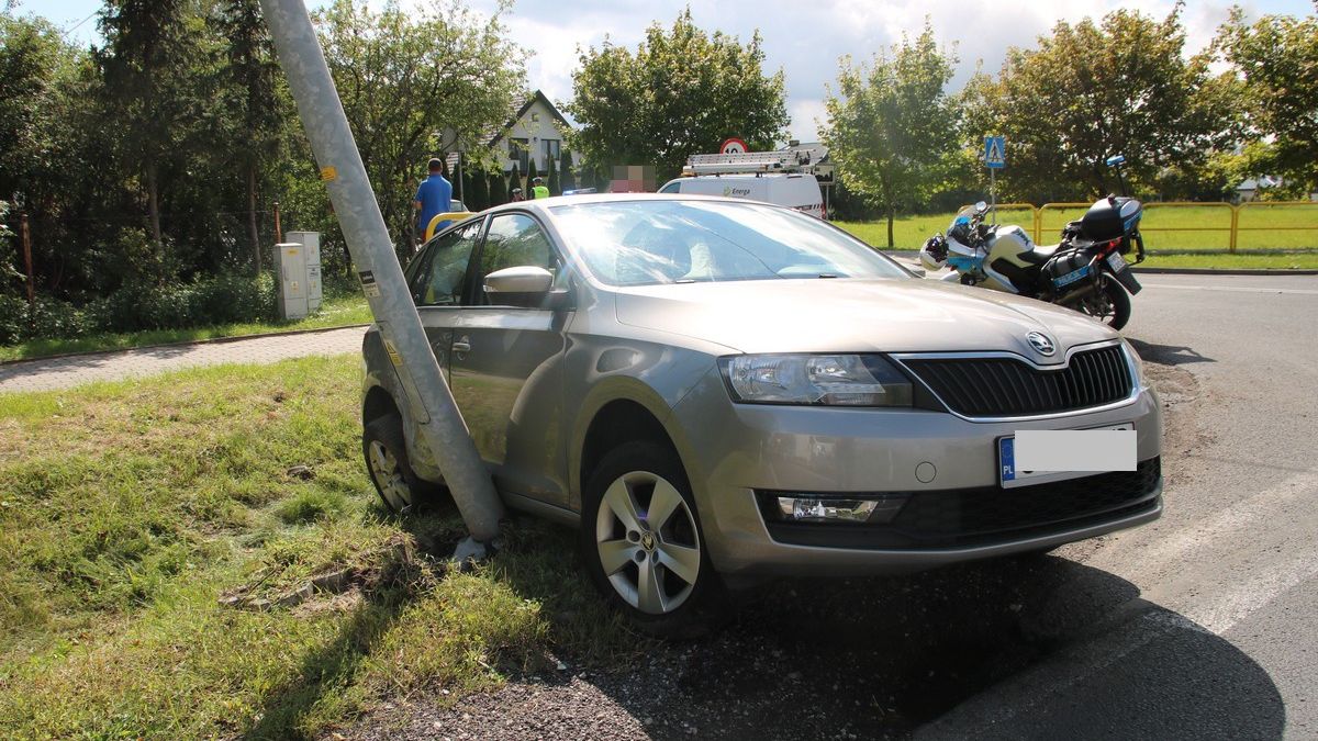 Skoda uderzyła w latarnię