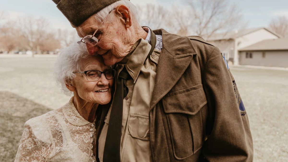Są małżeństwem od 70 lat. Uczcili to wzruszającą sesją zdjęciowa 1