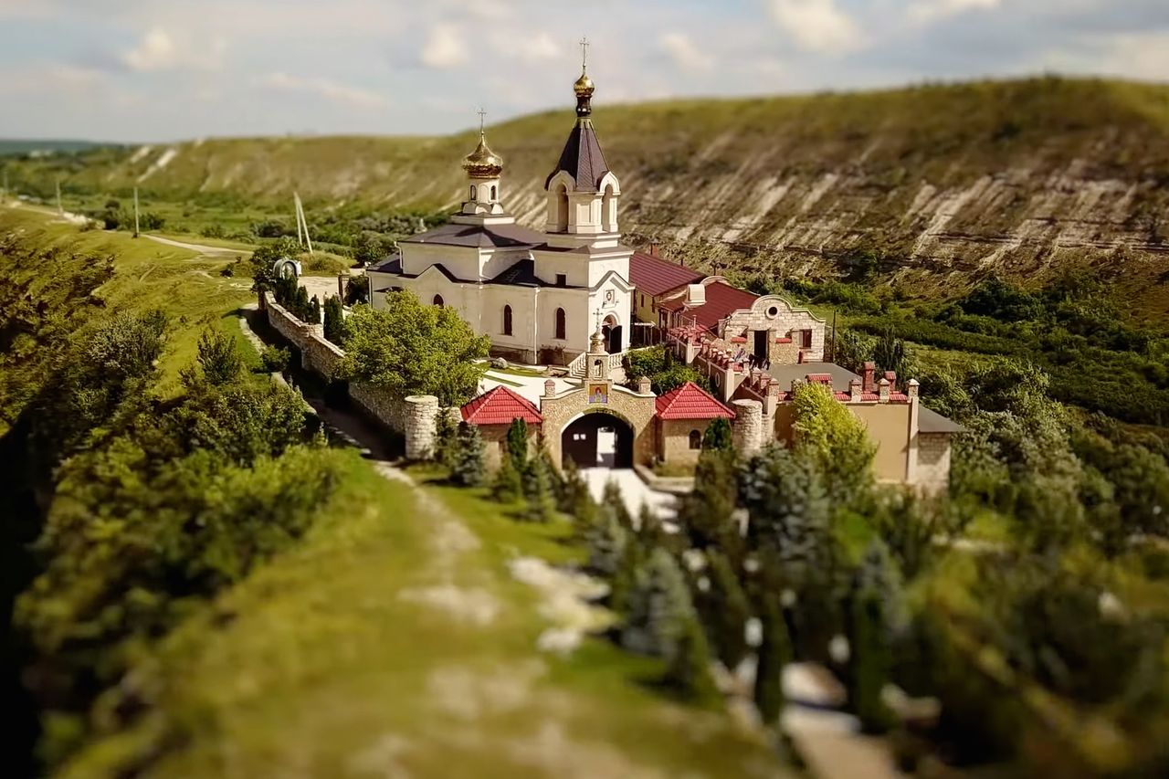 Mołdawia w formie miniatury. Wszystko dzięki filmowi poklatkowemu w technice tilt-shift