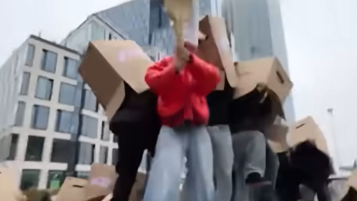 Sprawą demolowania samochodów przez ukraińskiego tiktokera zajęł