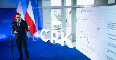 Sprzedaż Okęcia? PiS się zabezpieczył. "Wpisaliśmy do ustawy"
