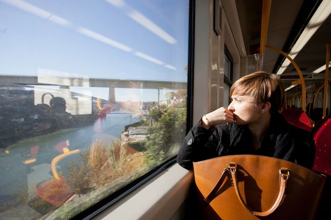 ©JK - zdjęcie zrobione w pociągu wjeżdżającym do Porto