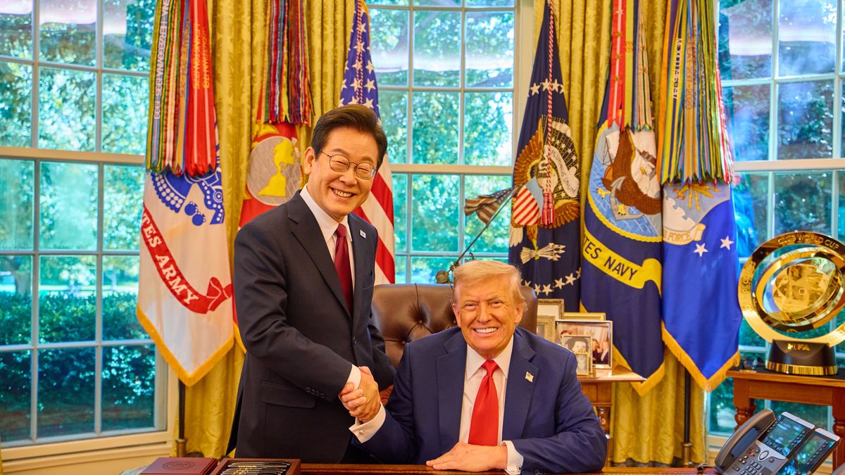 Lee Jae-myung (L), Donald Trump 