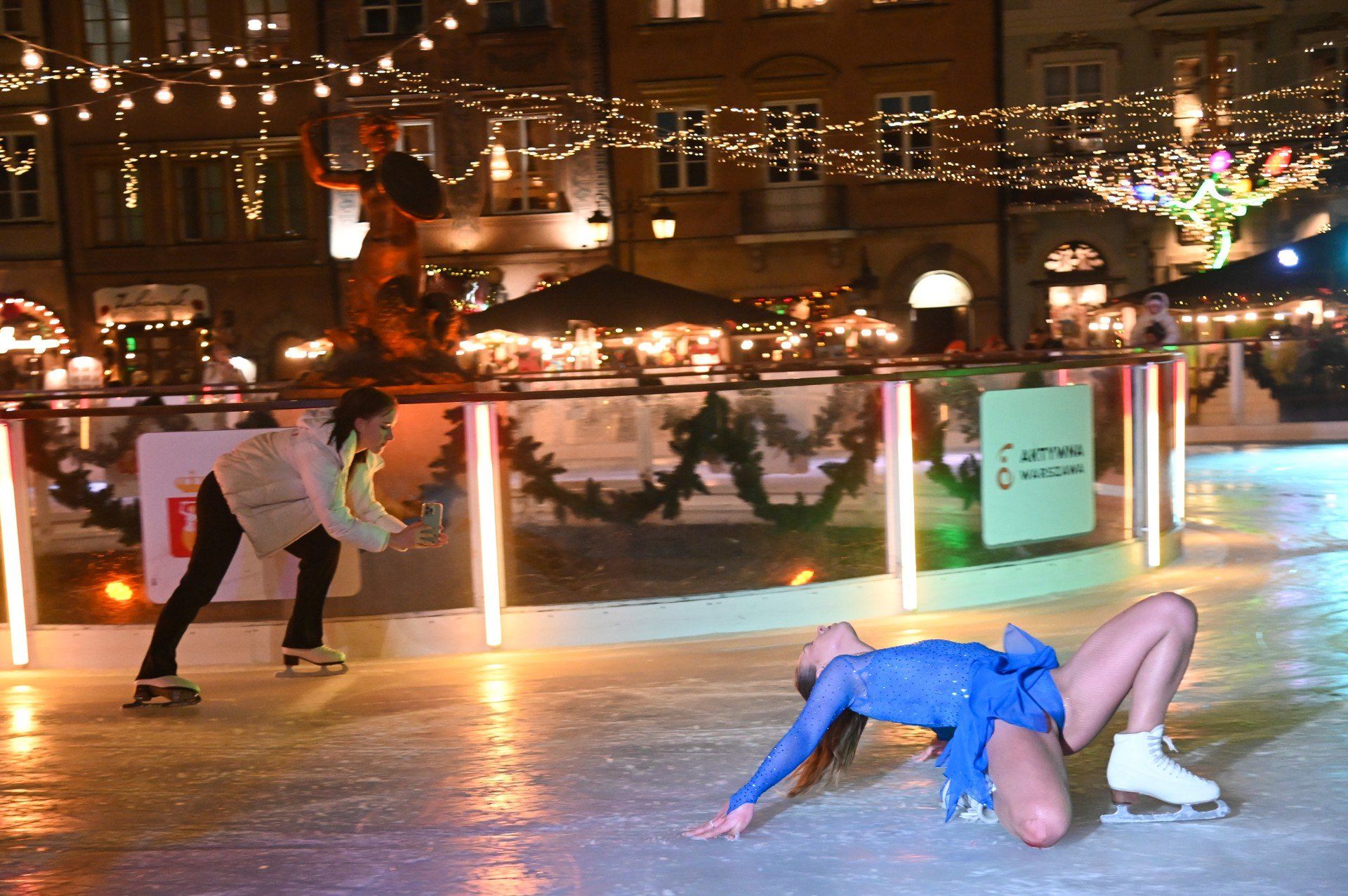 Lodowisko na Rynku Starego Miasta w grudniu 2024.
