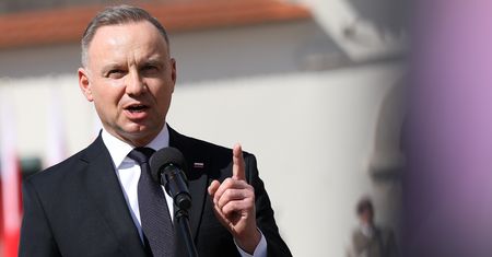 Słowa prezydenta Dudy dzielą Polaków. Najnowszy sondaż dla WP