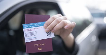 Wakacje bez testu i kwarantanny. Które kraje wpuszczają zaszczepionych?