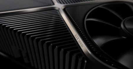 Nvidia szykuje potwora - GeForce RTX 3090 Ti na zdjęciu