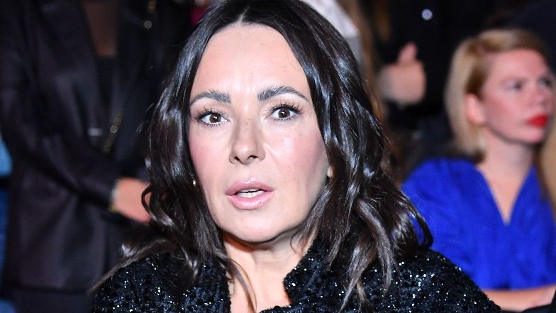 27-letnia córka Kasi Kowalskiej wdzięczy się przed lustrem w majtkach