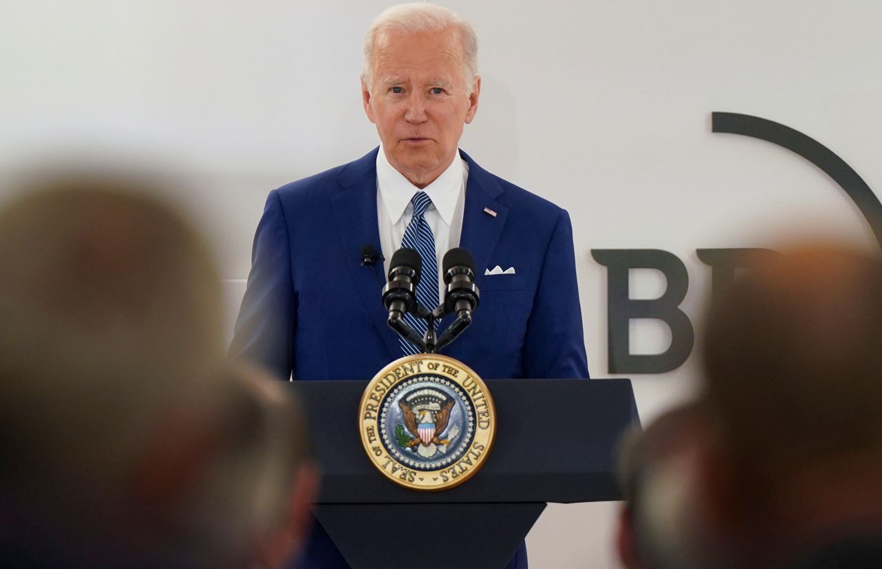 Z czym do Europy przylatuje Joe Biden? "Trzy ważne sprawy"