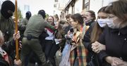 Białoruś. Milicja brutalnie rozbiła pochód kobiet w Mińsku
